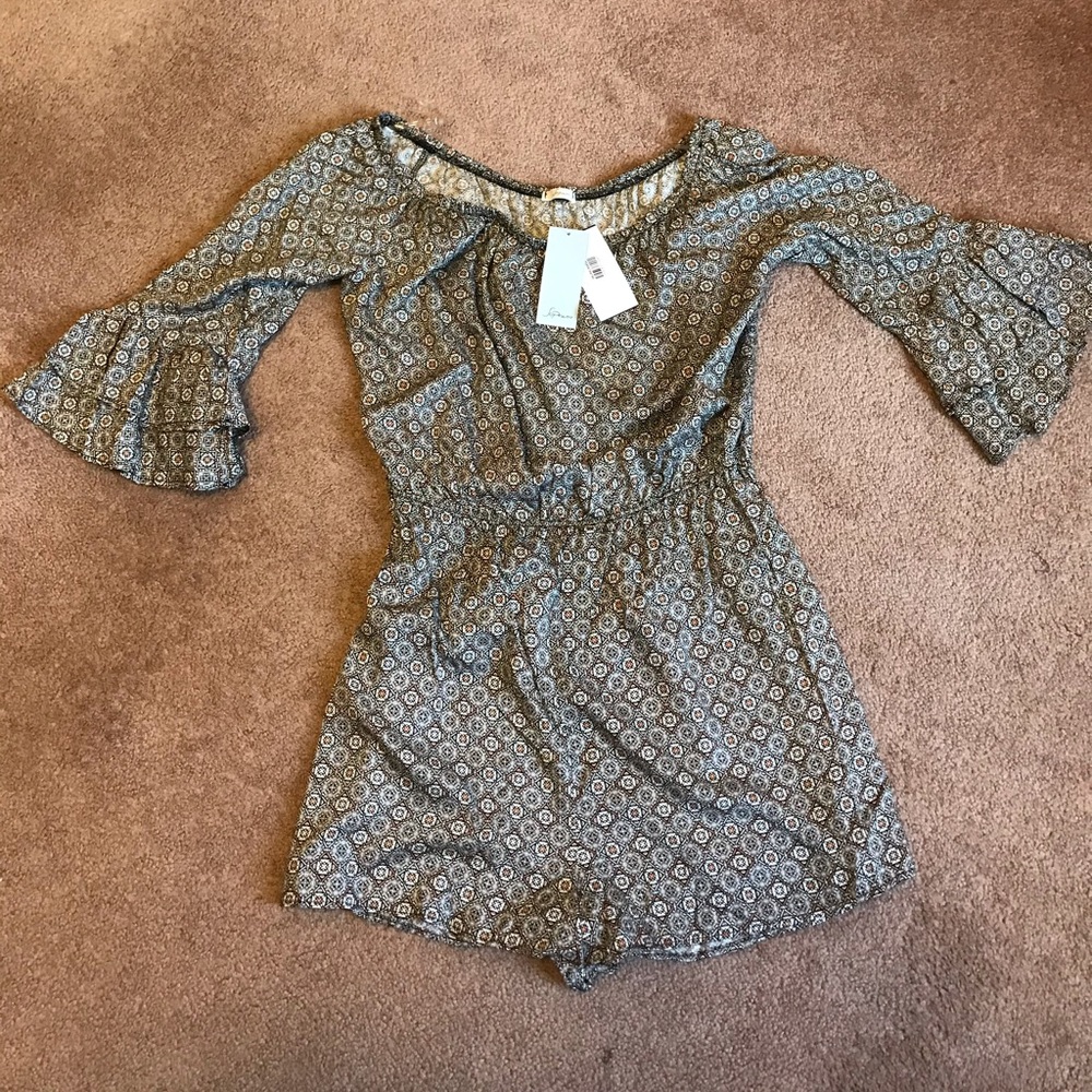 Soprano jumper shorts suit